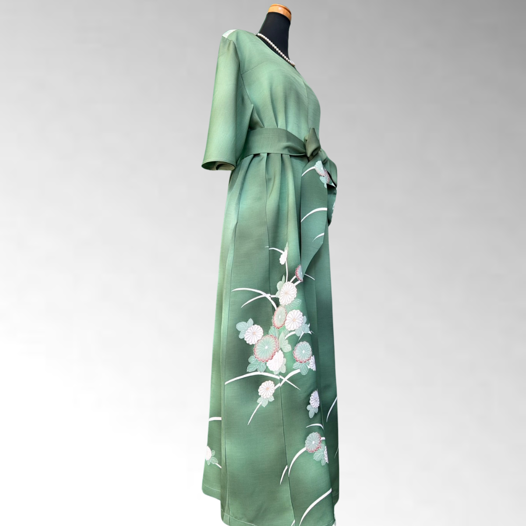 Houmongi Kimono Dress with White and Green Chrysanthemum Motif