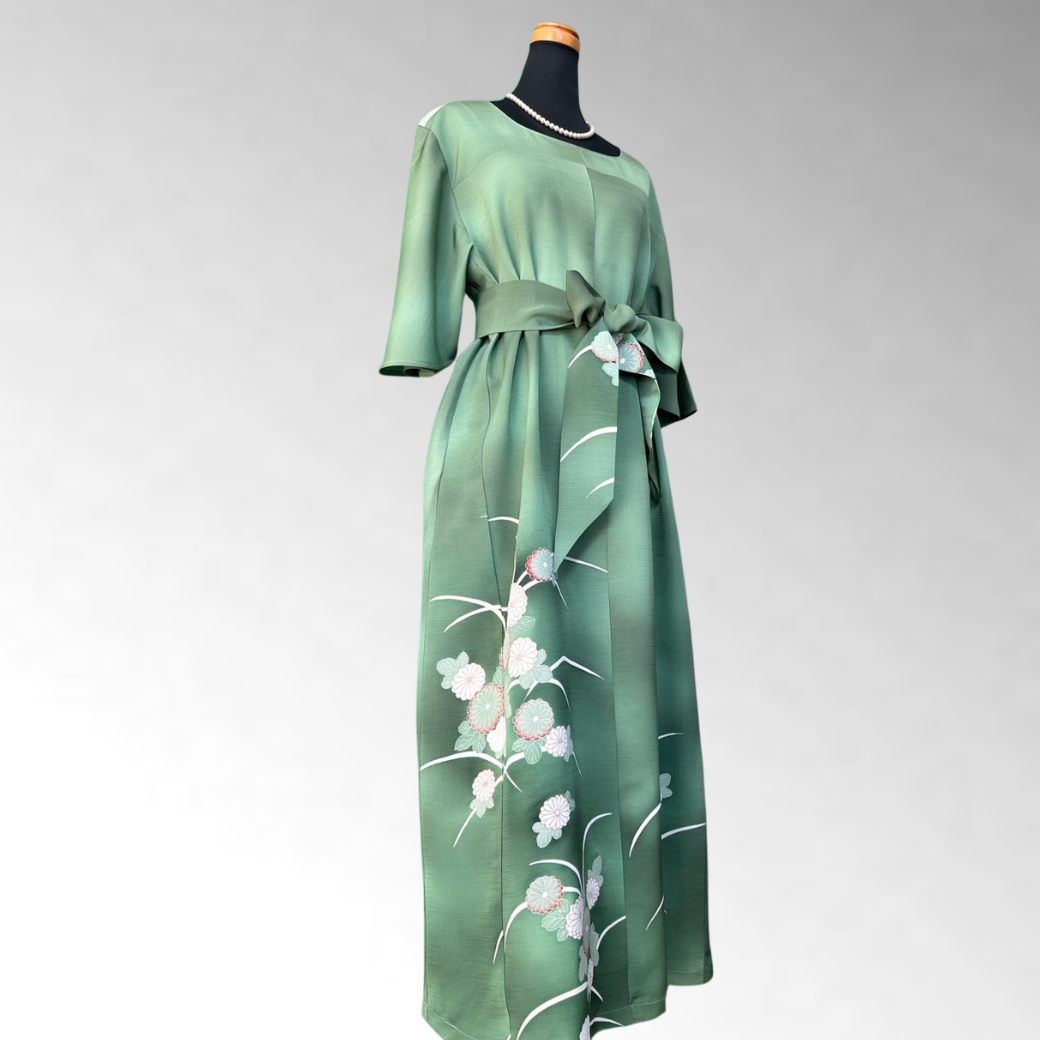 Houmongi Kimono Dress with White and Green Chrysanthemum Motif