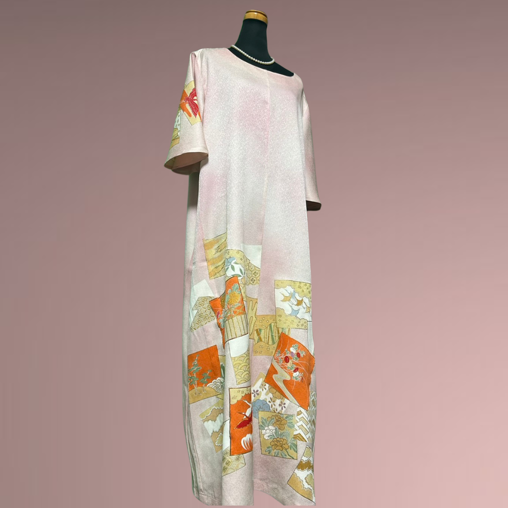 Iro-tomesode Kimono Dress with Gold Thread and Shikishi Pattern