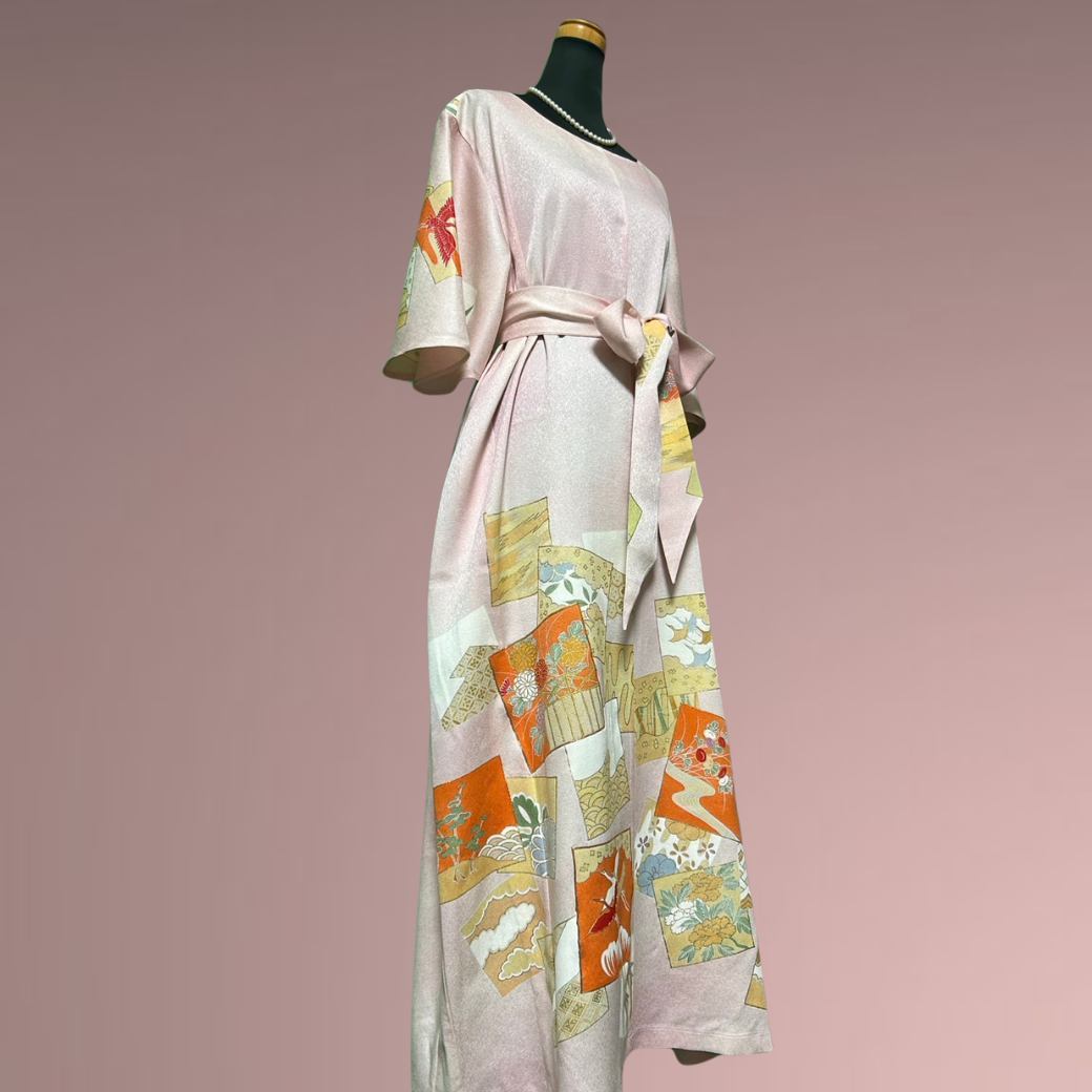 Iro-tomesode Kimono Dress with Gold Thread and Shikishi Pattern