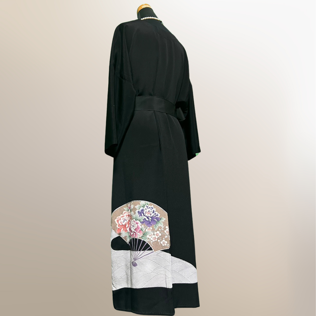 Kimono dress with fan pattern