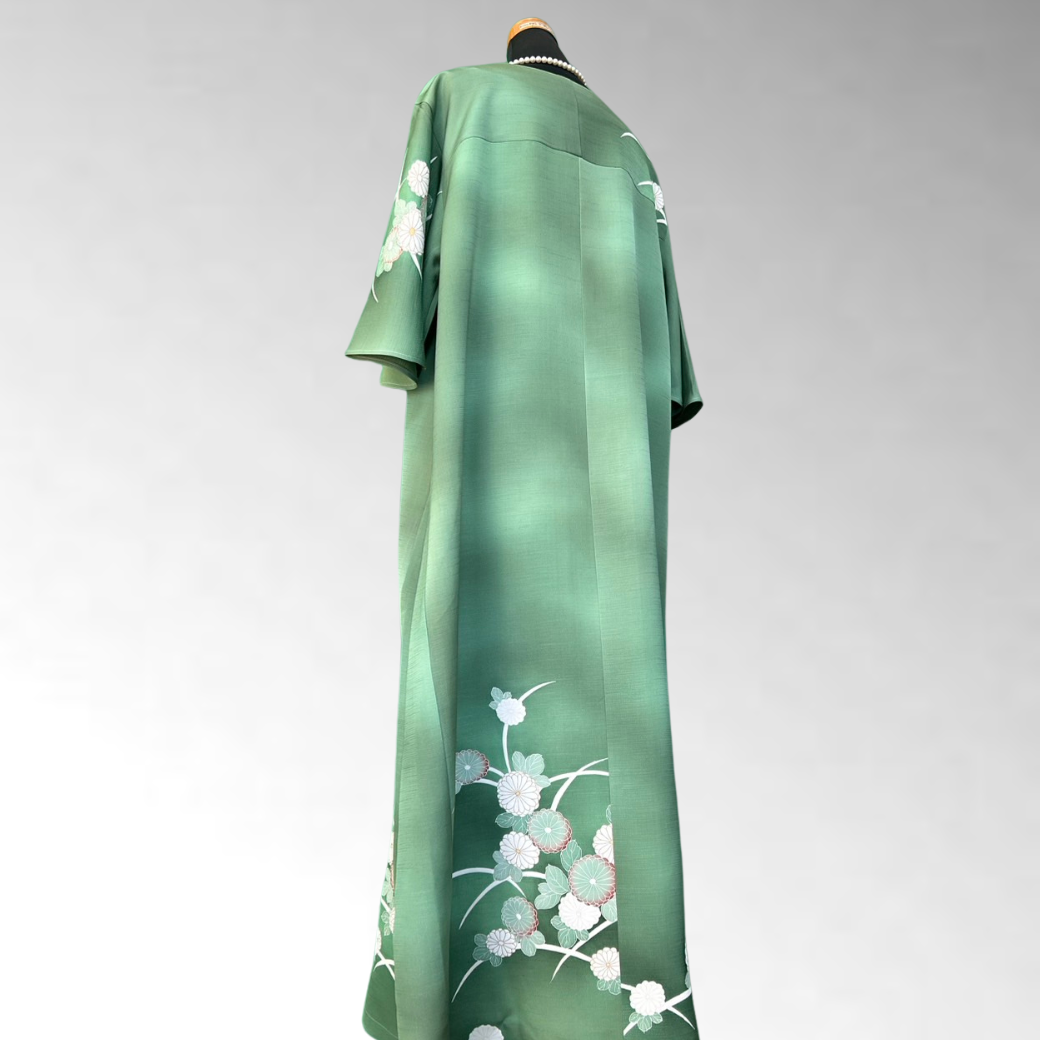 Houmongi Kimono Dress with White and Green Chrysanthemum Motif