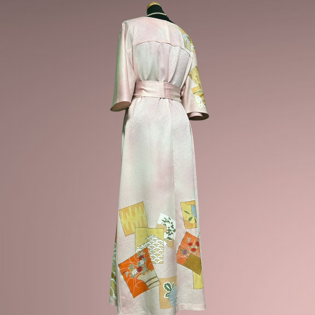 Iro-tomesode Kimono Dress with Gold Thread and Shikishi Pattern