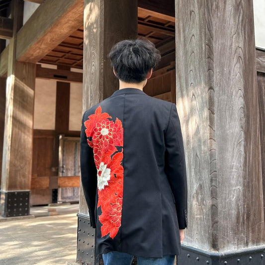 Kimono jacket with dahlia-like pattern