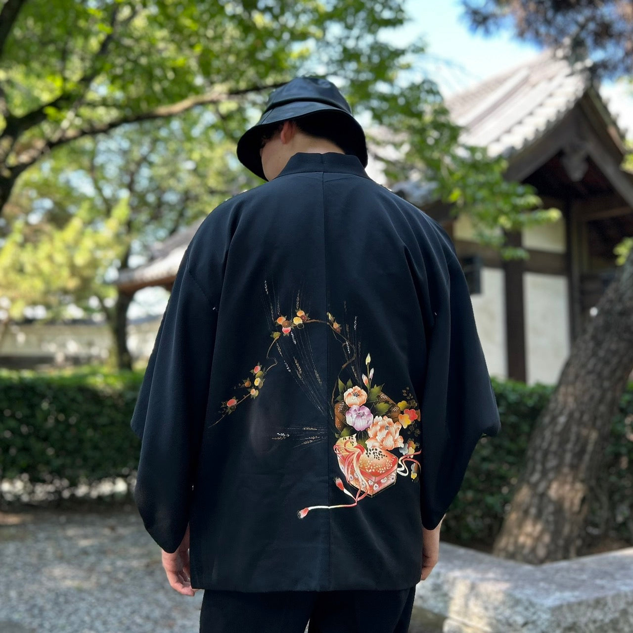 Japanese HAORI "Flowers overflowing from a letterbox"